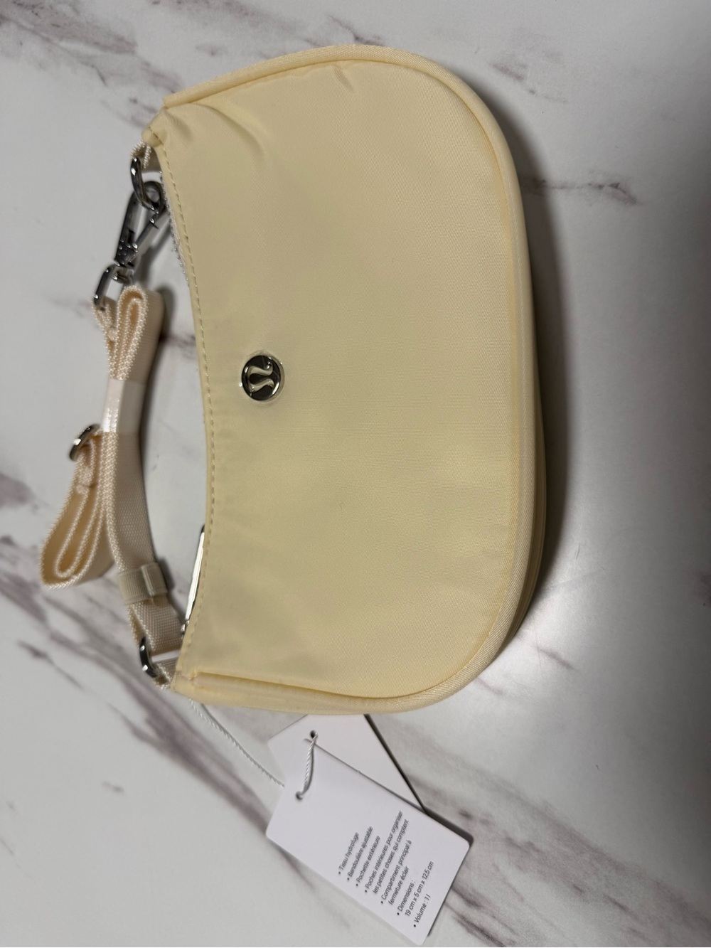 Lululemon city essentials mini shoulder bag
